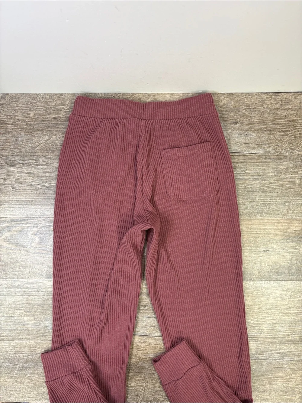 Alo Yoga Muse  Ribbed Jogger Pants Burgundy Truffle Size S